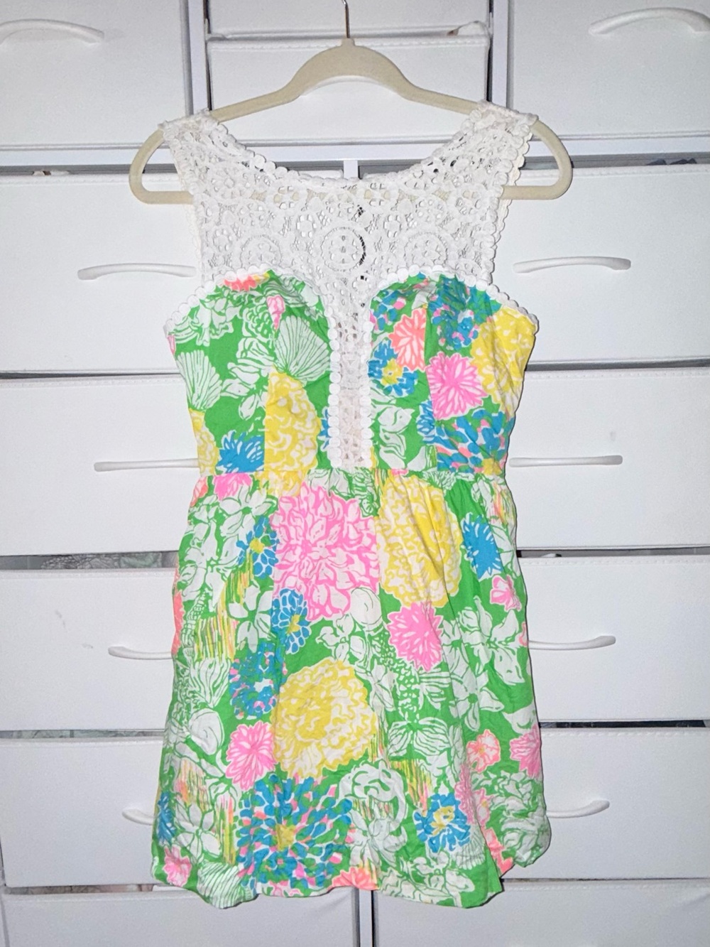 Lilly Pulitzer Raegan Dress Size 2 Floral Hibiscus Lace Crochet Keyhole Pocket